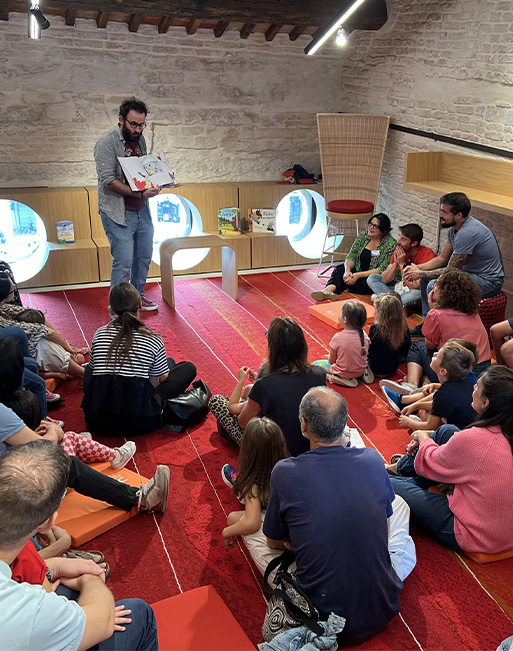 QUELLILÀ – Readings in different languages of the world