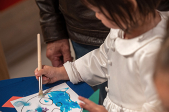 CON LE MANI A TERRA | Percorso Curiosità