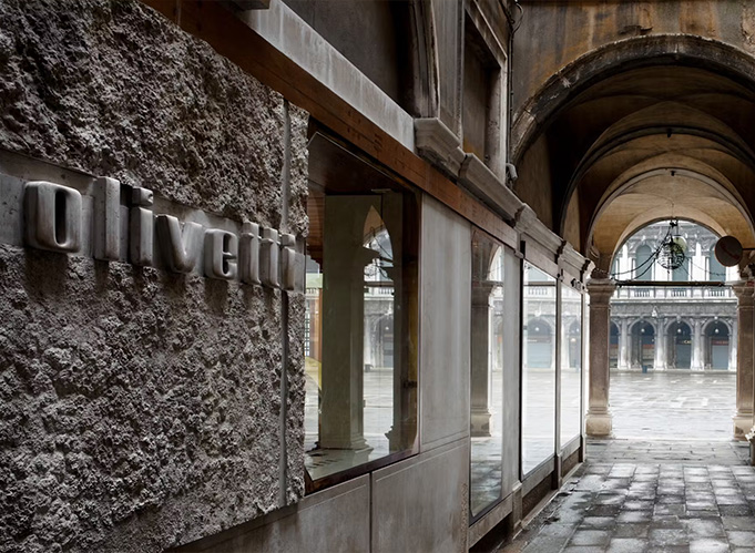 Workshop with Negozio Olivetti FAI: tactile path “Antiche pietre e nuove idee” 