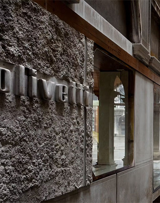 Una fessura per illuminare piazza San Marco - Laboratorio con Negozio Olivetti FAI