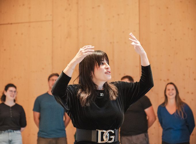 Festival “We Rise by Lifting Others”: arte partecipata e movimento somatico con Marinella Senatore